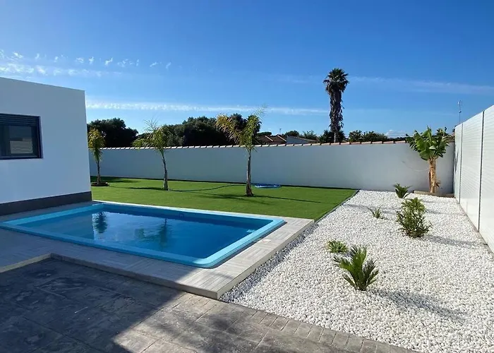 Moderna Villa Con Piscina Privada By Chiclanadreams